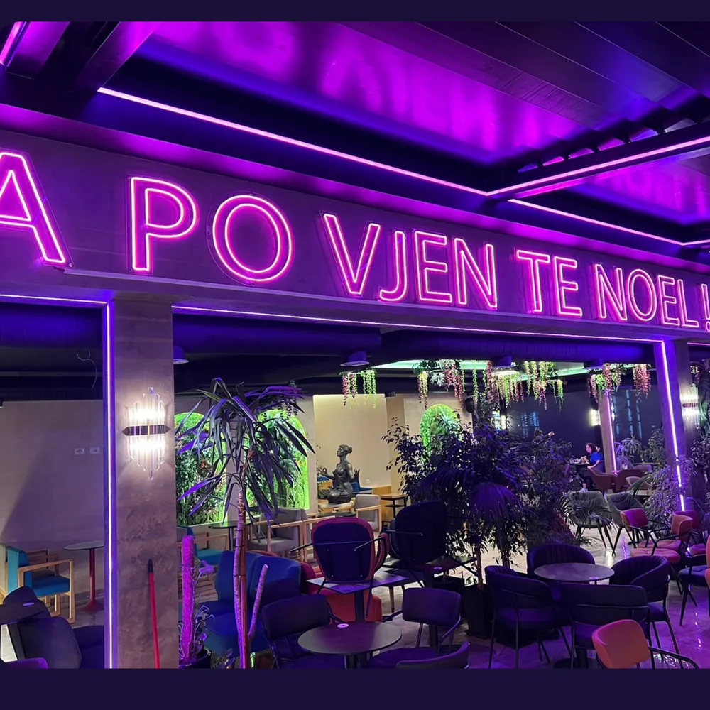 NOEL BAR